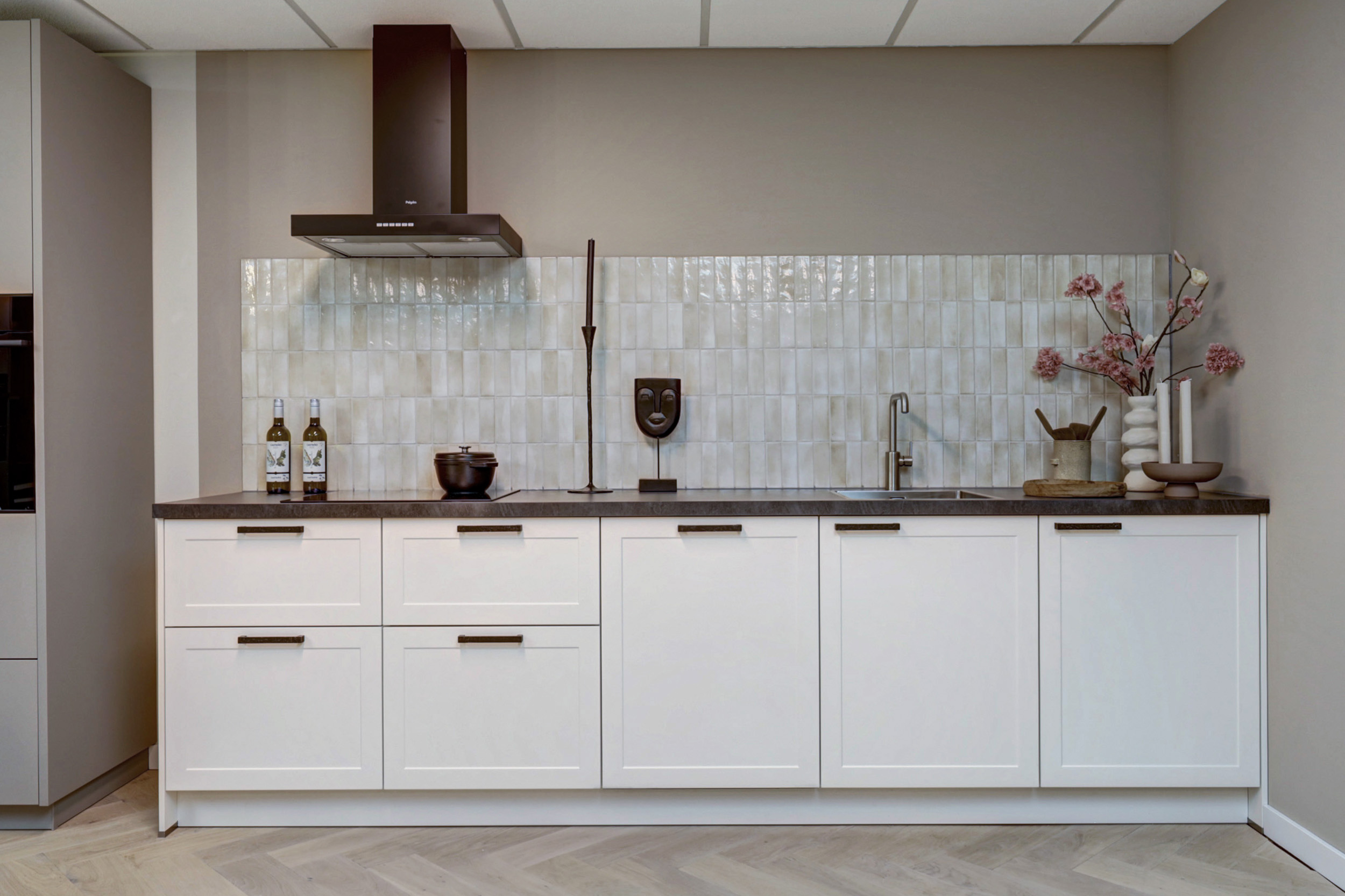 vooraanzicht van landelijke keuken